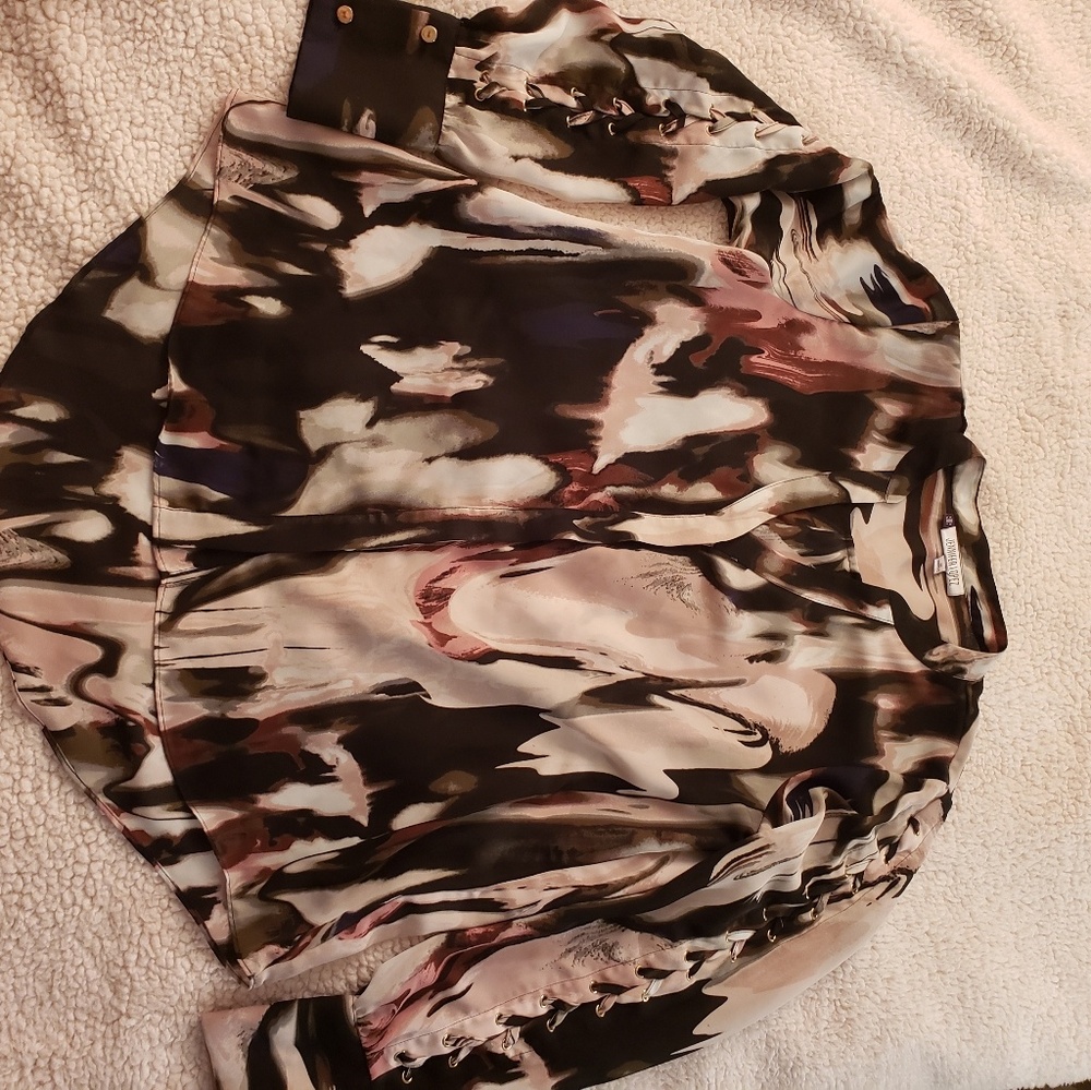 JLo Multicolored Top w/Tied Sleeves Sz M
